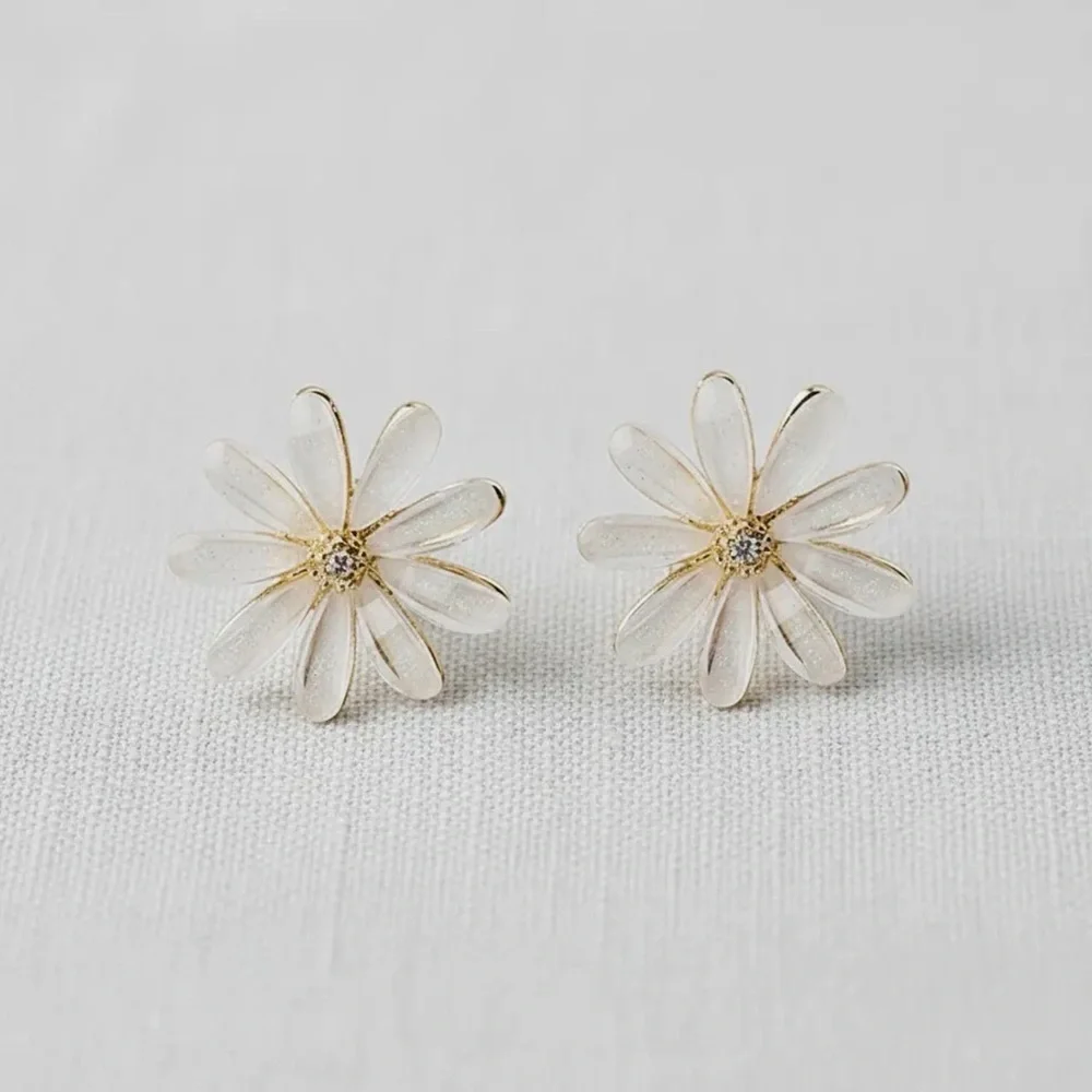 Daisy Crystal Stud Earrings (2712)
